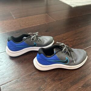 Nike sneakers, size 4Y.